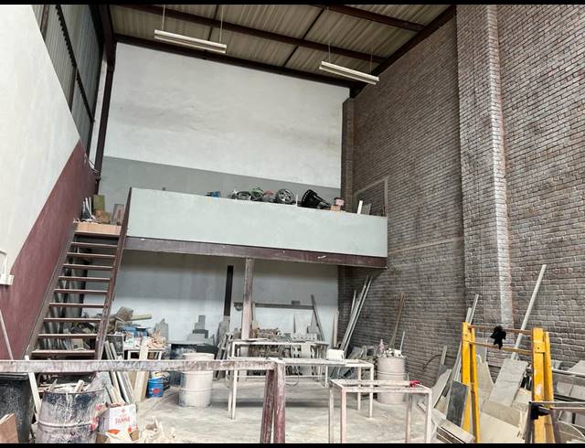 205M² WAREHOUSE FOR SALE IN MOREHILL